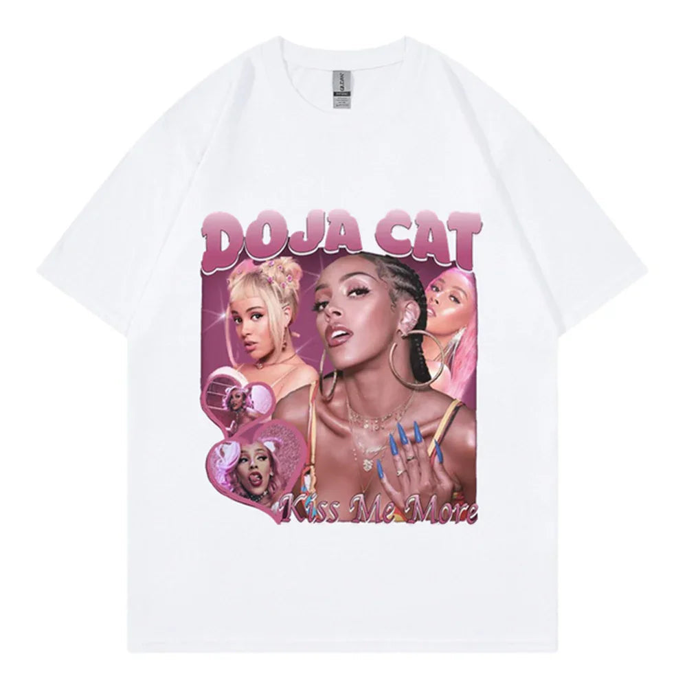 Camiseta Básica Doja Cat Kiss Me More - Branco