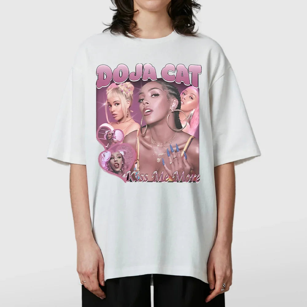 Camiseta Oversized Doja Cat Kiss Me More - Branco