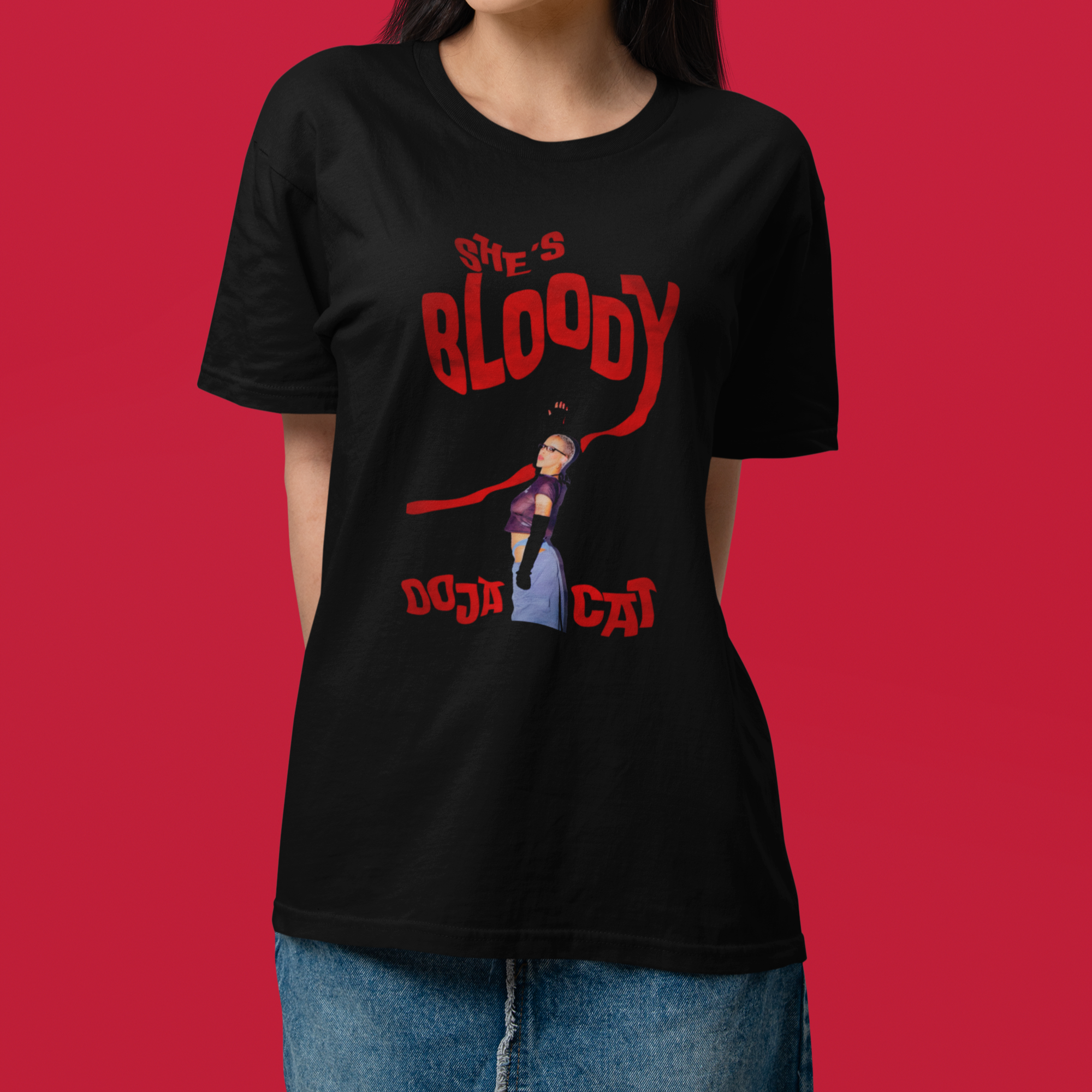 Camiseta Básica Doja Cat She's Bloody - Preto