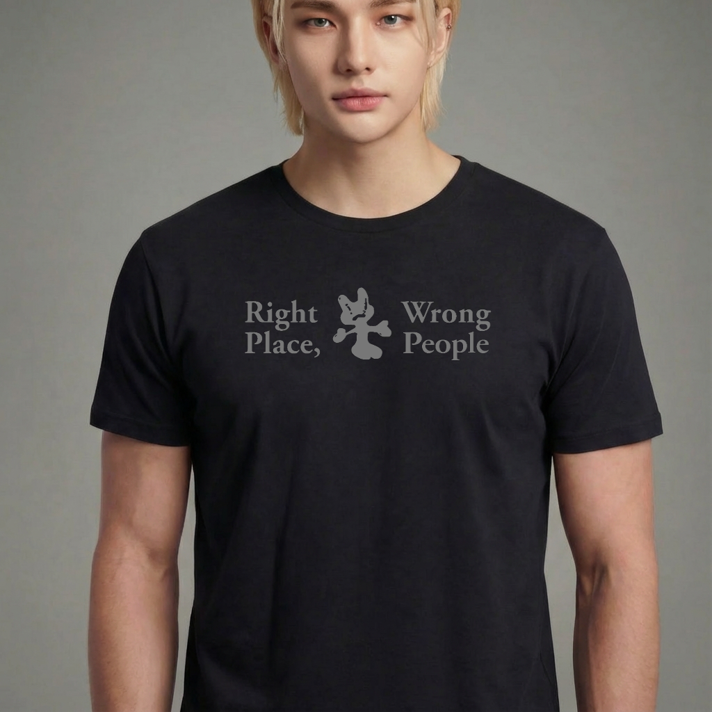 Camiseta camiseta-basica-bts-right-people-wrong-place - Preta