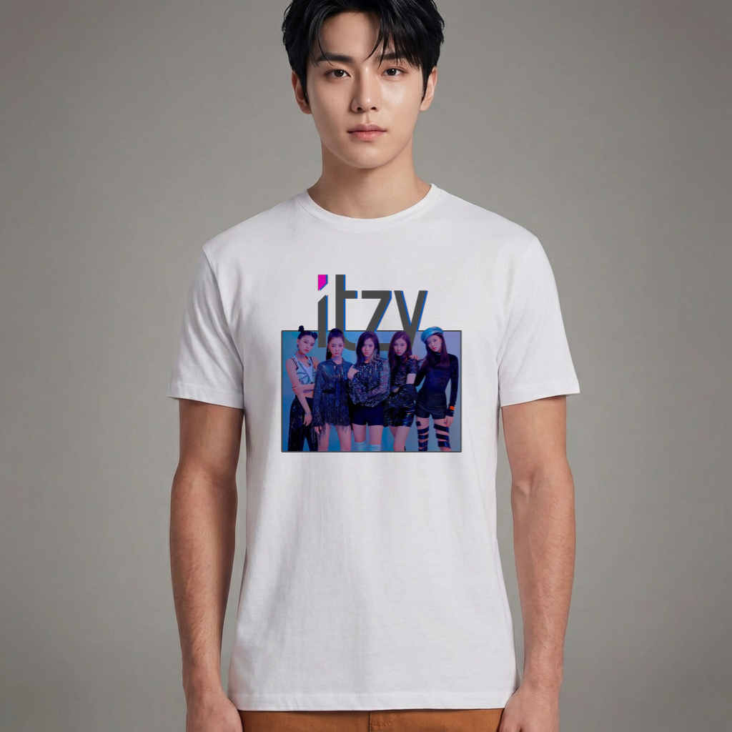 Camiseta Básica Itzy Group - Branca