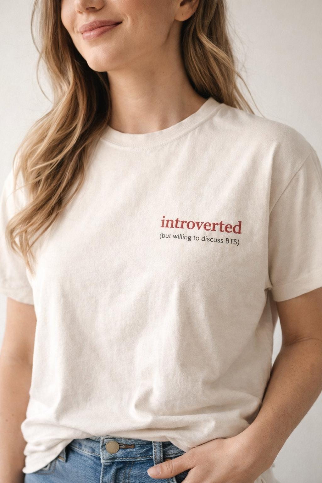 Camiseta Introverted but Willing to Discuss BTS